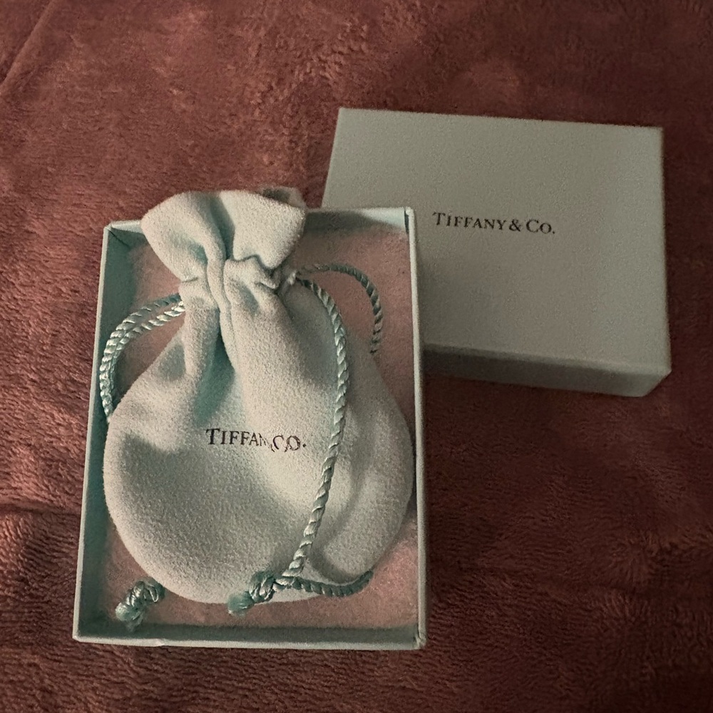 Tiffany & Co. Letter “d” pendant - Picture 5 of 8